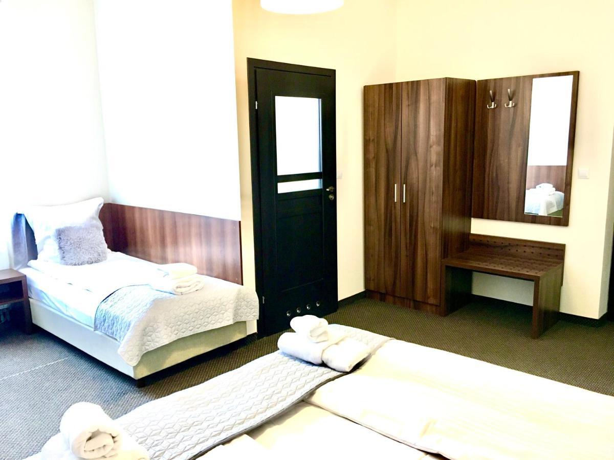 Hotel Pod Jeleniem Sobótka Buitenkant foto
