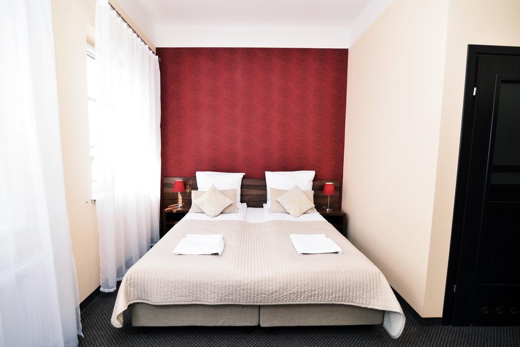 Hotel Pod Jeleniem Sobótka Kamer foto